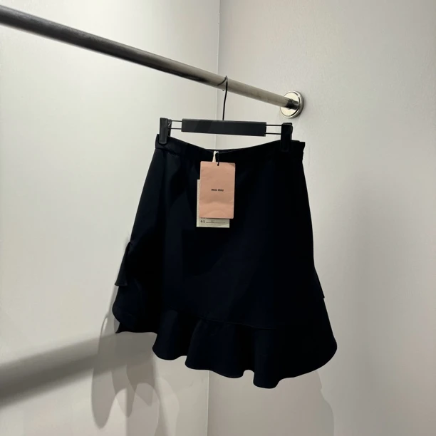 dl64/准新带吊 miumiu缪缪 纯色休闲夏季荷叶边半身裙40码公价8k