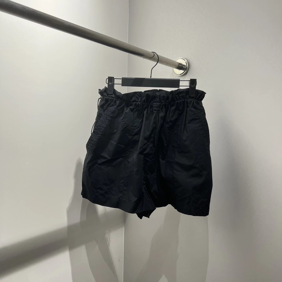 Hermes/爱马仕 1h044 99新 SS22纯色中腰短裤 38码 公价1.23w