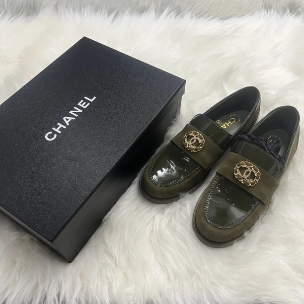 1h014/全新带盒Chanel香奈儿拼皮镶钻logo乐福鞋 37码 公价1.1w