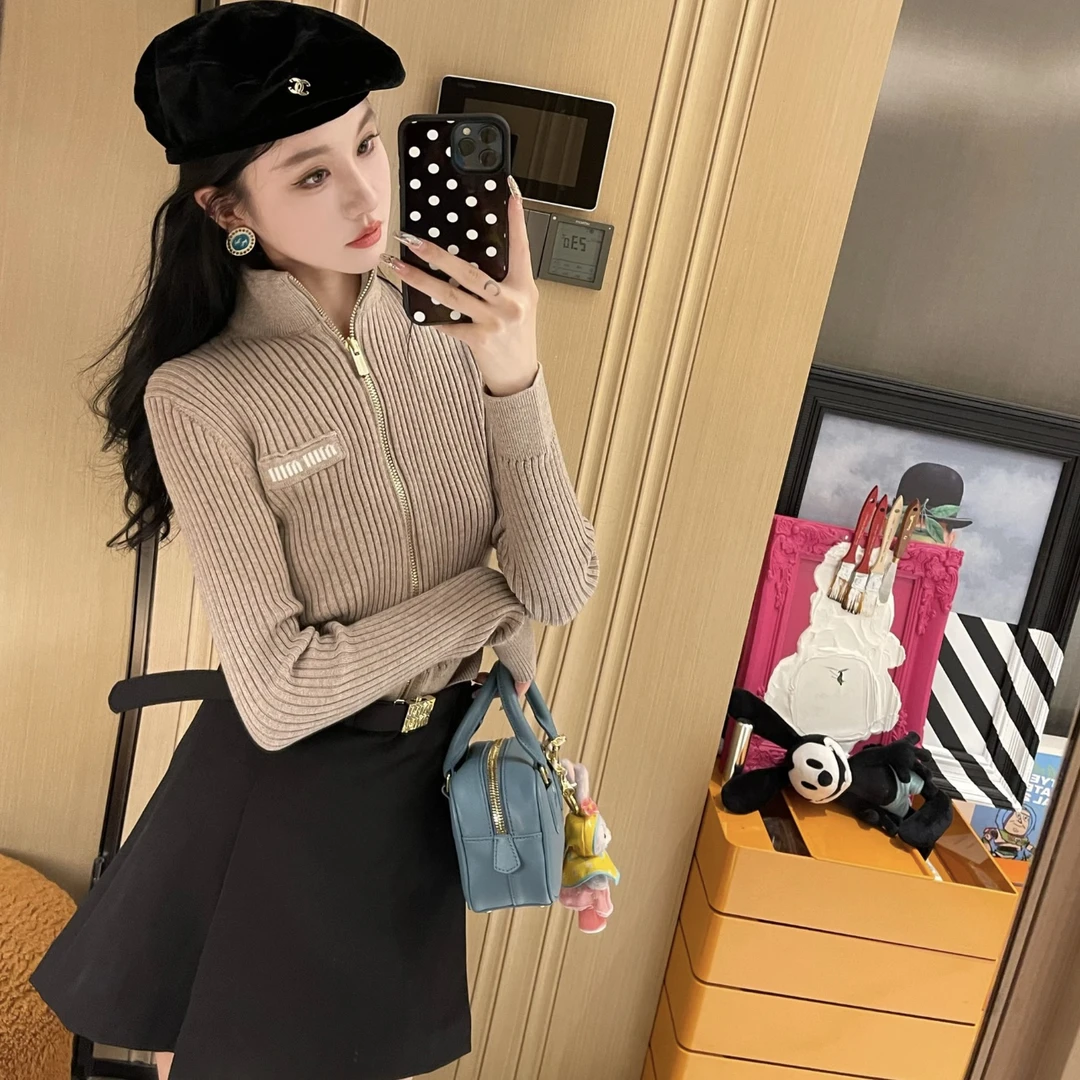Miu Miu/缪缪 3j036 99新 FW23标语短款长袖针织衫 38码 公价1.6w