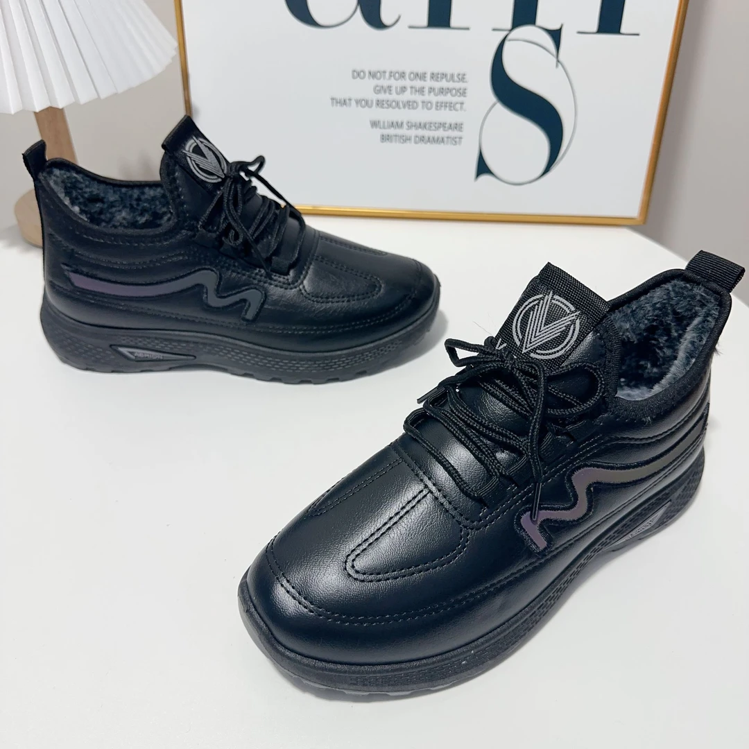 冬季新品加厚加绒男士休闲棉鞋一脚蹬爸爸鞋软底软面防水保暖皮鞋