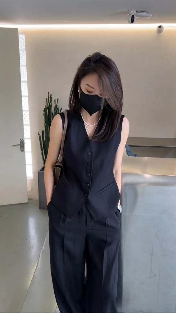 【名衣扬】霸总~马甲＋长裤气质时尚套装小众黑色无袖