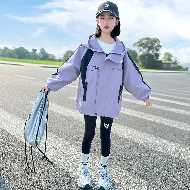 2025女童春秋新款童装冲锋衣休闲外套时尚连帽宽松时髦秋季中大童