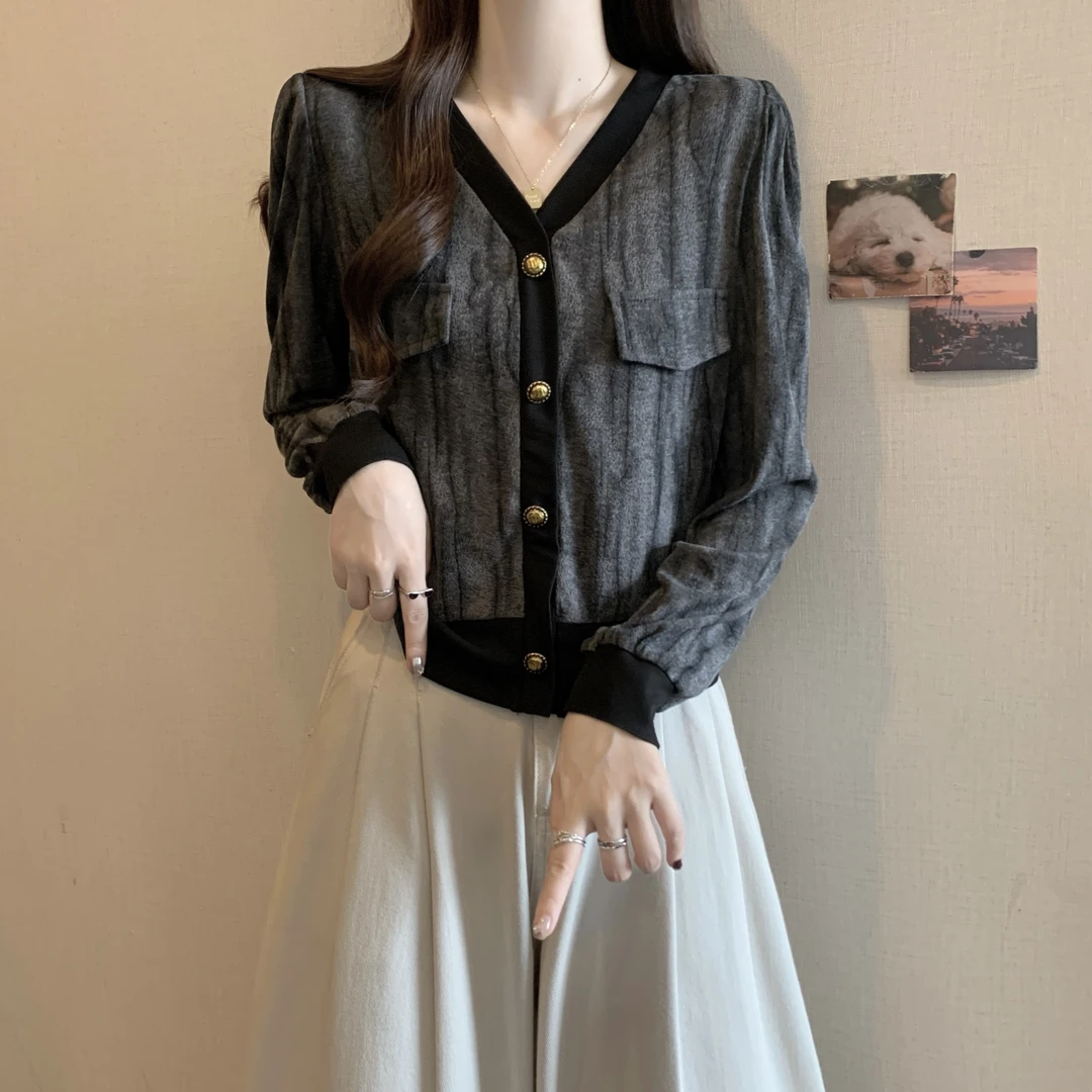 大码法式V领短款气质小香风上衣秋冬胖MM显瘦遮肉长袖打底衫上衣