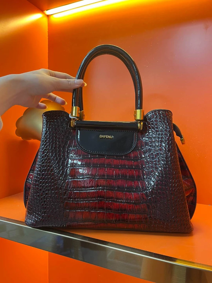 表妹专属 2024时尚经典女士大托特包