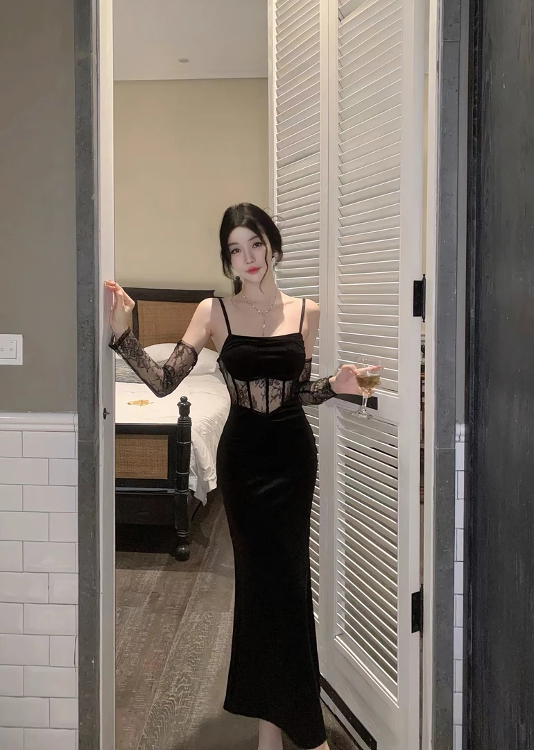 气质纯欲辣妹蕾丝拼接黑色吊带连衣裙女修身显身材包臀长裙子