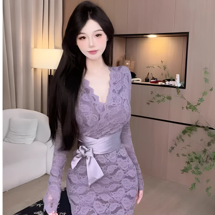 性感V领收腰显瘦蕾丝连衣裙秋冬新款修身显瘦中长包臀裙