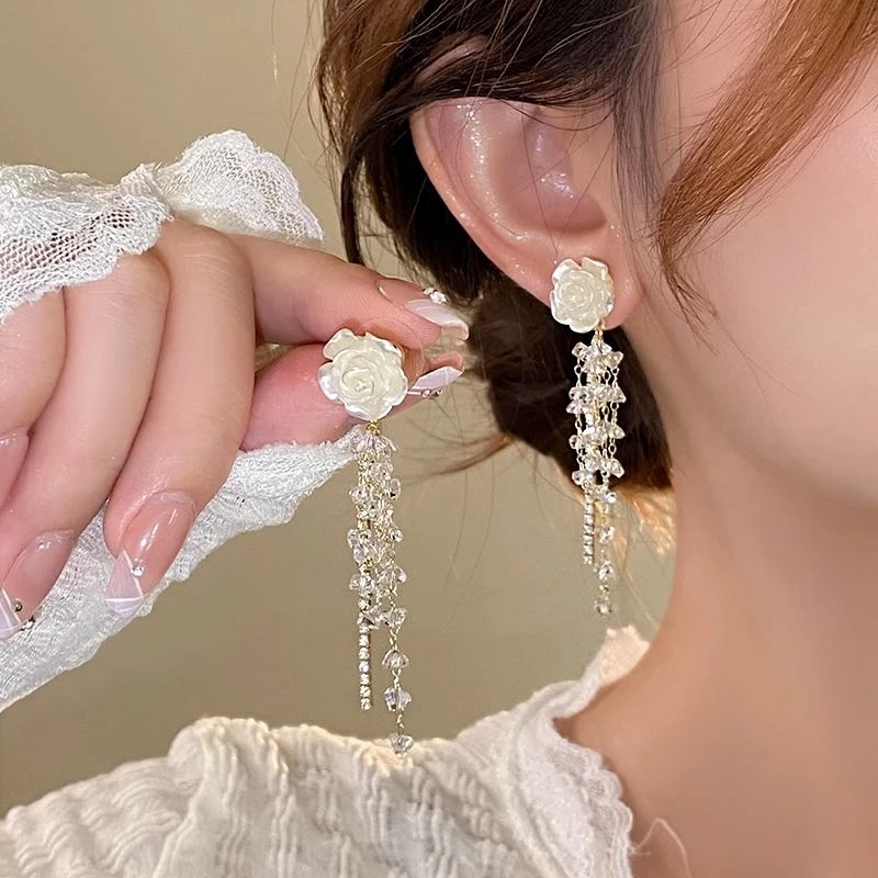 山茶花流苏耳钉小众设计感高级耳环女轻奢秋冬耳饰2023新款爆款女