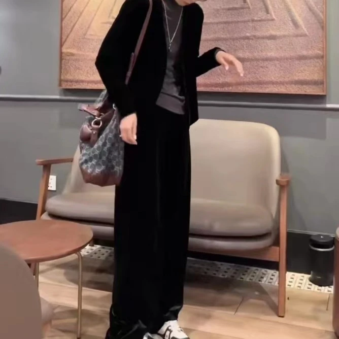 新款时尚气质休闲百搭长袖开衫薄款金丝绒显瘦直筒裤女装TT3119