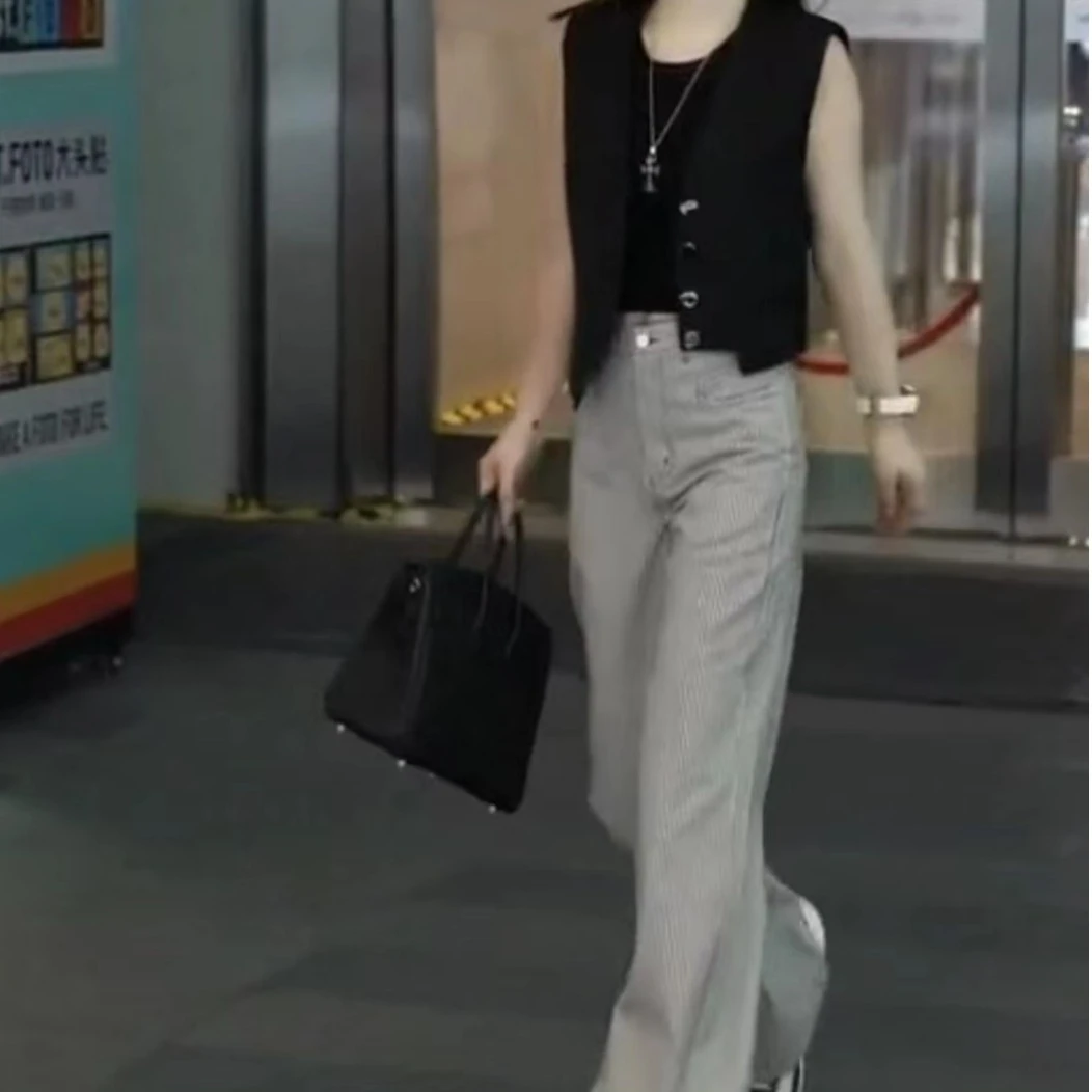 新款百搭洋气简约显瘦无袖马甲上衣休闲时尚直筒裤子女装HH9732