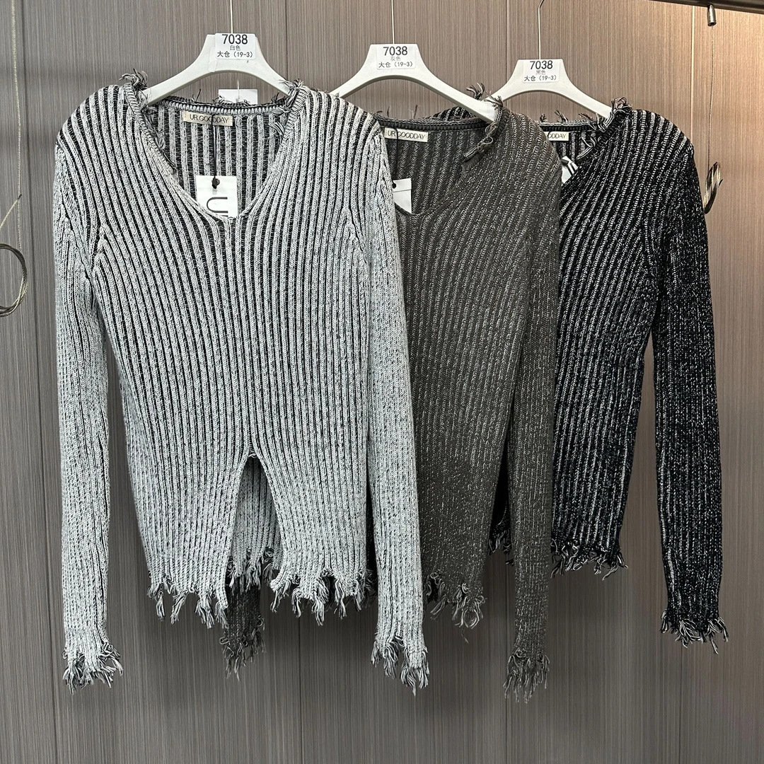 慵懒风V领竖条纹流苏开叉毛衣7038