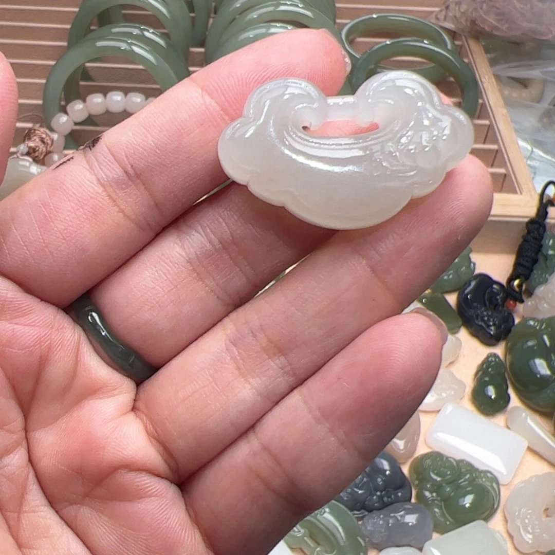 和田玉颈饰未镶嵌江****丹