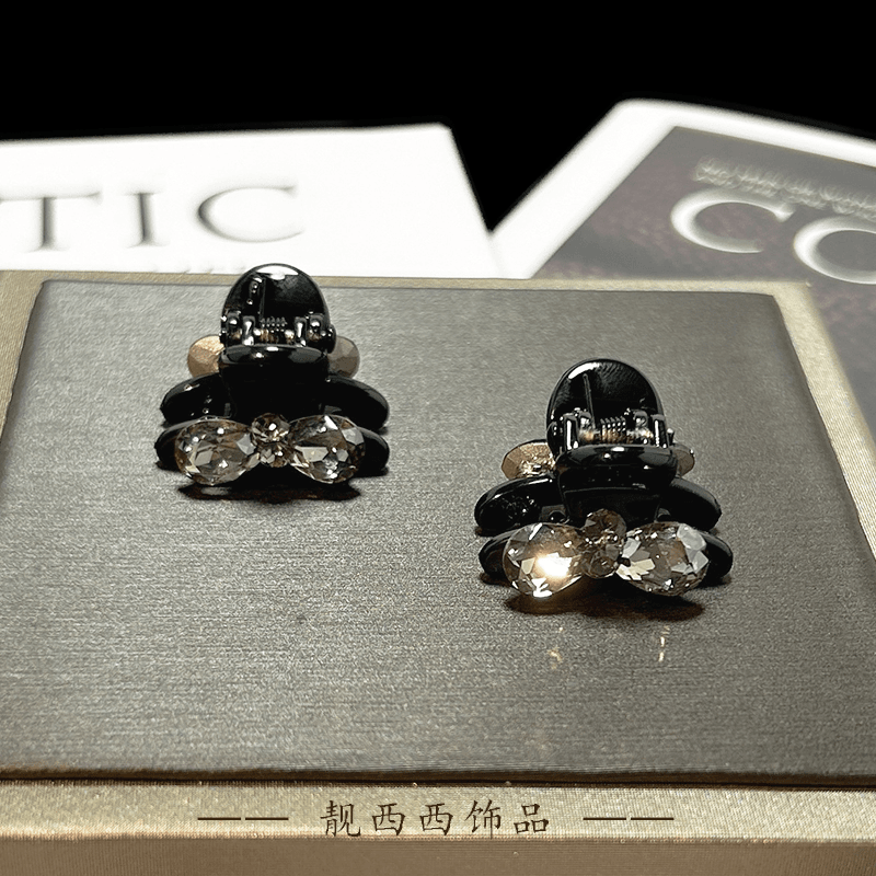18144 2.4厘米黑色迷你双面蝴蝶节刘海夹