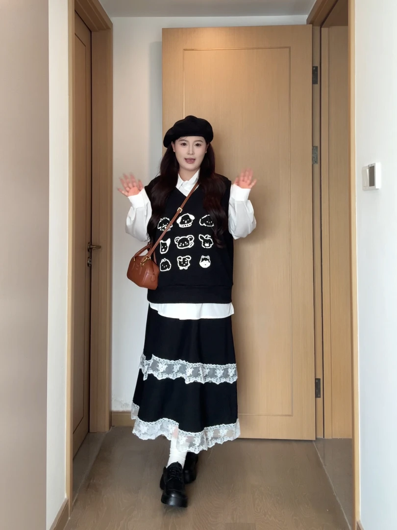 可爱小狗印花V领马甲套装女2024秋冬新款减龄遮肉三件套