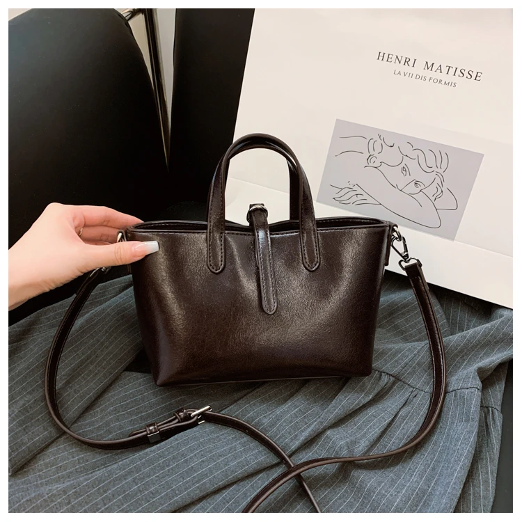 复古高级感包包女2025春夏新款韩版小众洋气手提单肩包通勤斜挎包