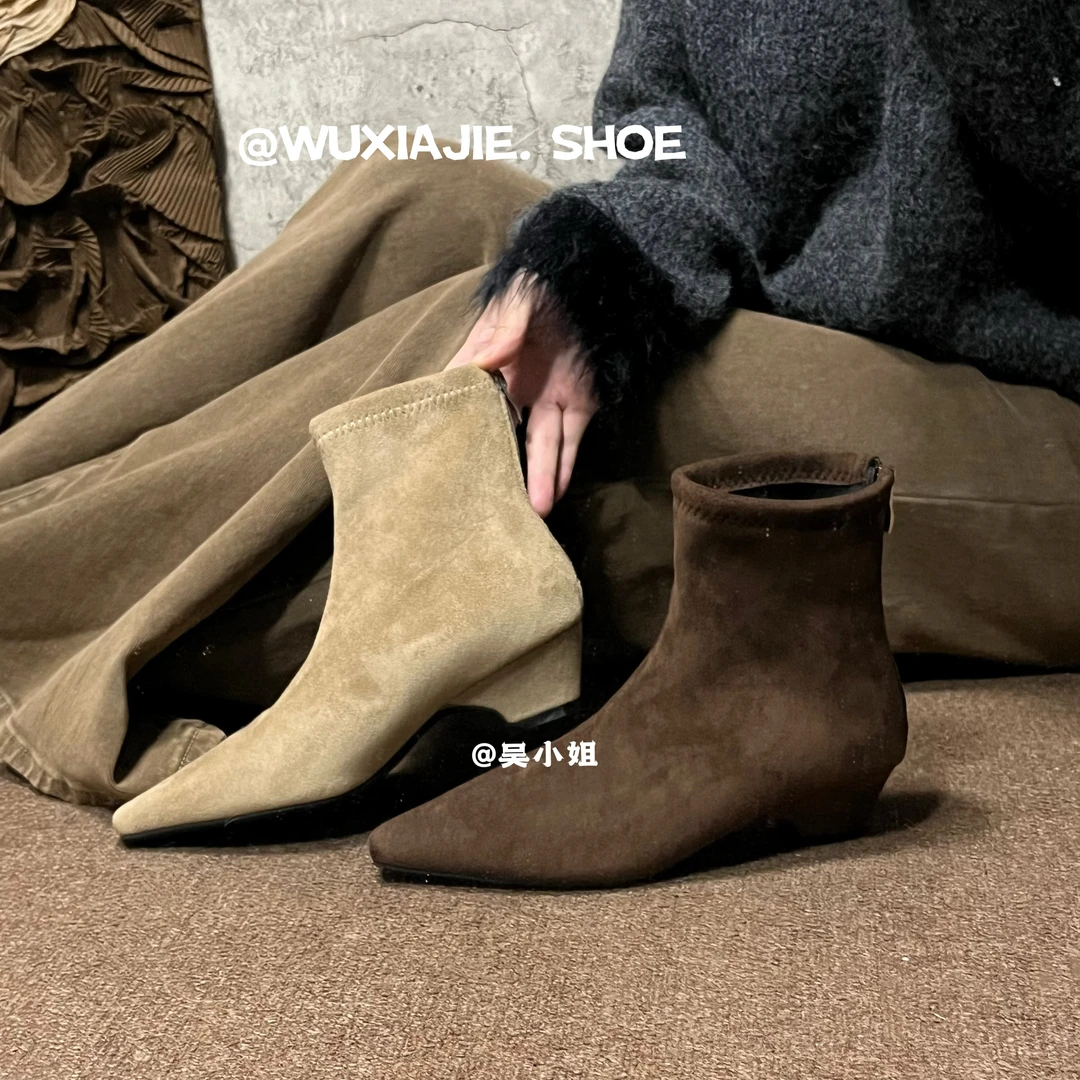 2024秋冬新款粗跟短靴韩版时尚绒面后拉链低跟复古法式切尔西靴