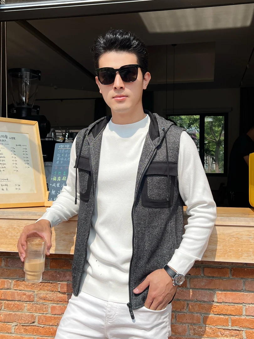 针织连帽背心男秋季新款时尚气质宽松设计