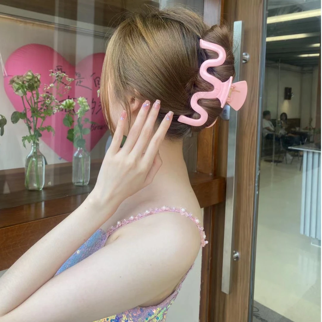 大号抓夹少女感果冻色发抓鲨鱼夹简约气质百搭透明ins女士不伤发