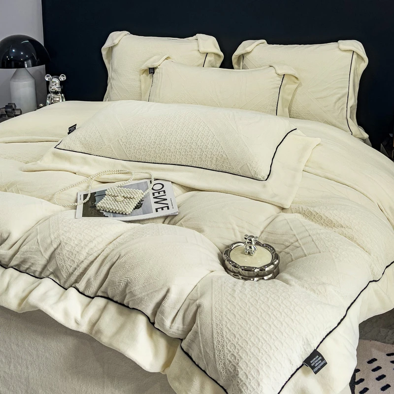 2024新款微瑕牛奶绒雕花四件套-苏黎