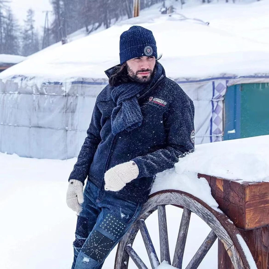 挪威 秋冬季男女情侣款抓绒衣加厚绒保暖外套-772