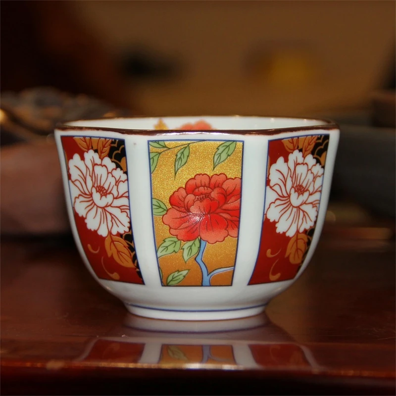 G34古伊万理牡丹花赤绘复古家用缠枝8.5cm陶瓷八角主人杯3784