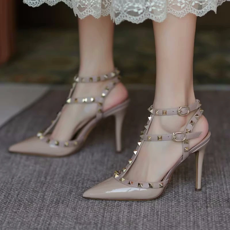 百搭两带铆钉细跟女鞋~2025夏季新款时尚气质性感尖头单鞋凉鞋