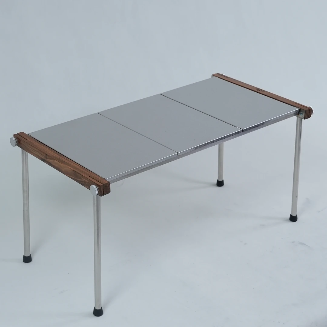 3拼压花钢板桌不锈钢