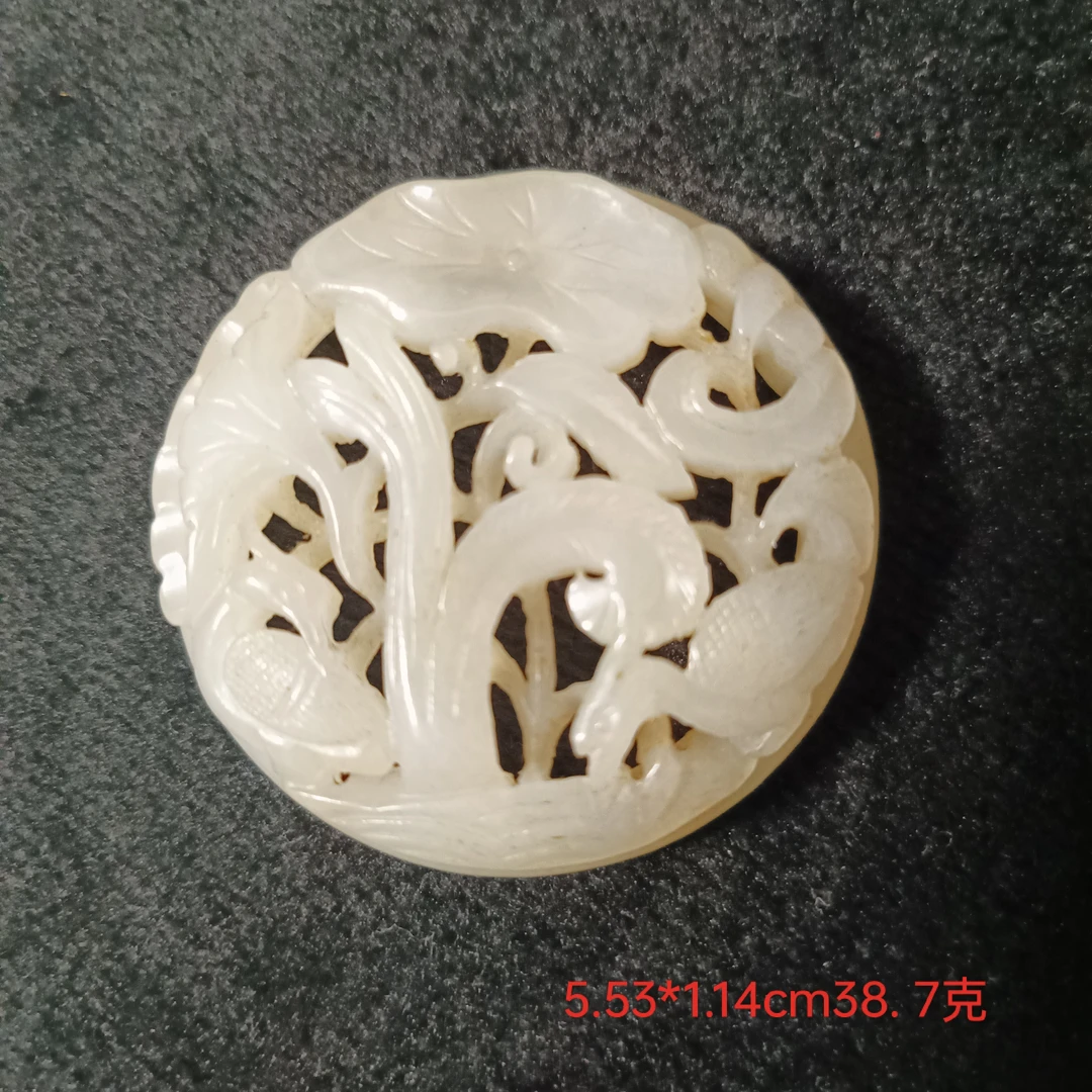 和田白玉春水器型独特性价比高,玉质细腻油润无瑕疵,工艺精湛