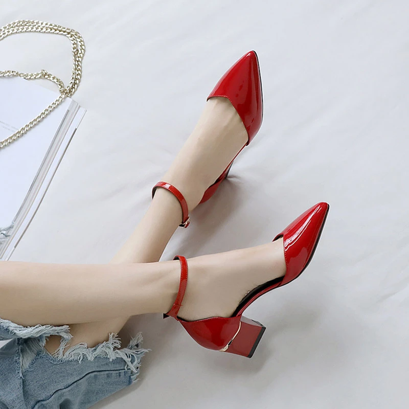 百搭时尚中跟红色性感高跟鞋一字带中空粗跟女鞋气质夏季仙女风