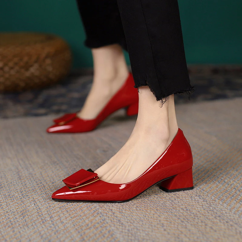 中跟单鞋女2025春季新款真皮尖头红色英伦风小皮鞋粗跟瓢鞋高跟鞋