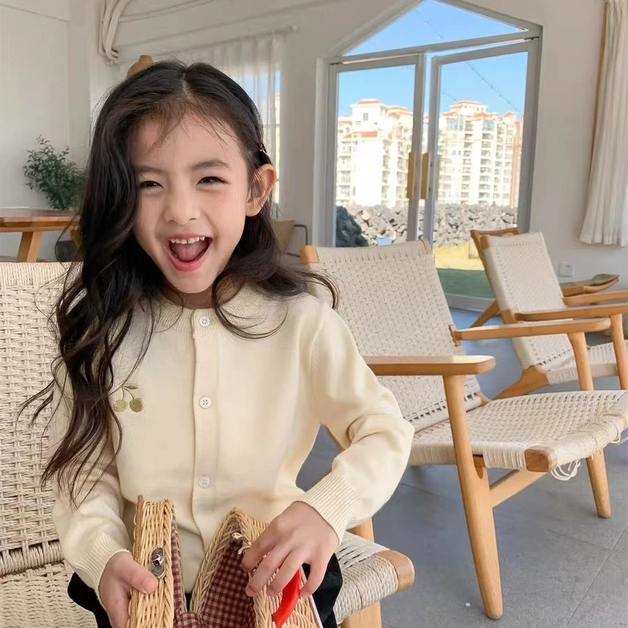 【小樱桃】儿童米色樱桃软软百搭针织开衫7152