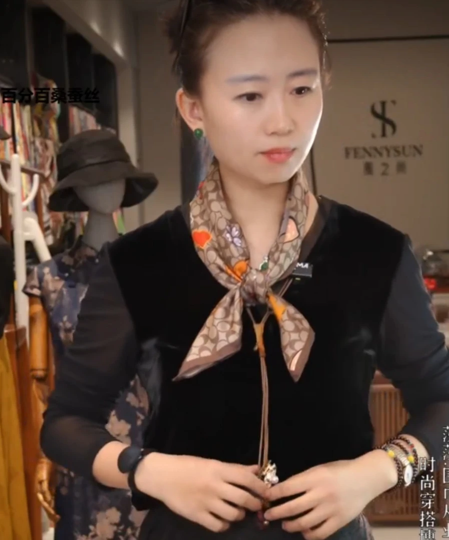 【卡通动物】宫丽68x68cm纯100桑蚕丝斜纹绸方巾时尚