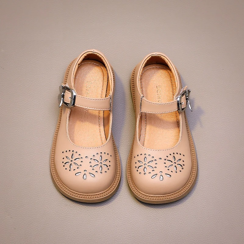 女童皮鞋公主鞋2024新款软底儿童单鞋镂空透气女童鞋411071