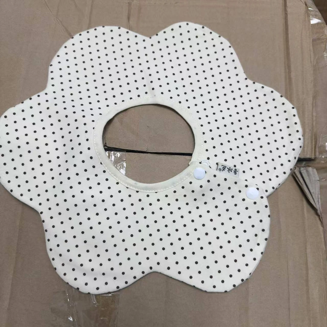 店铺满9元包邮【花瓣口水巾】波点