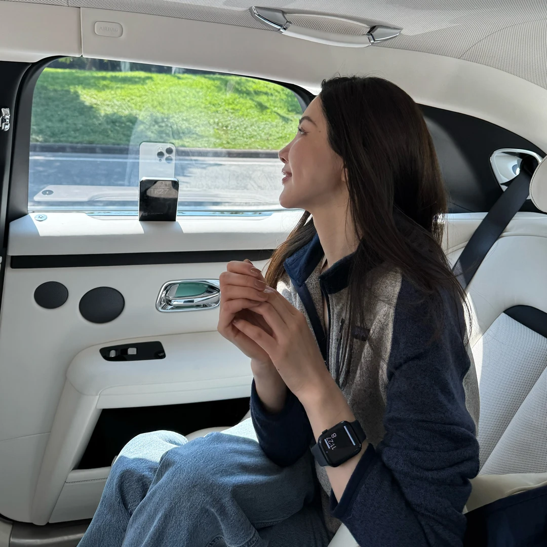 ROMI STUDIO“美式复古” 摇粒绒拼色花纱感微弹立领卫衣 441V7107