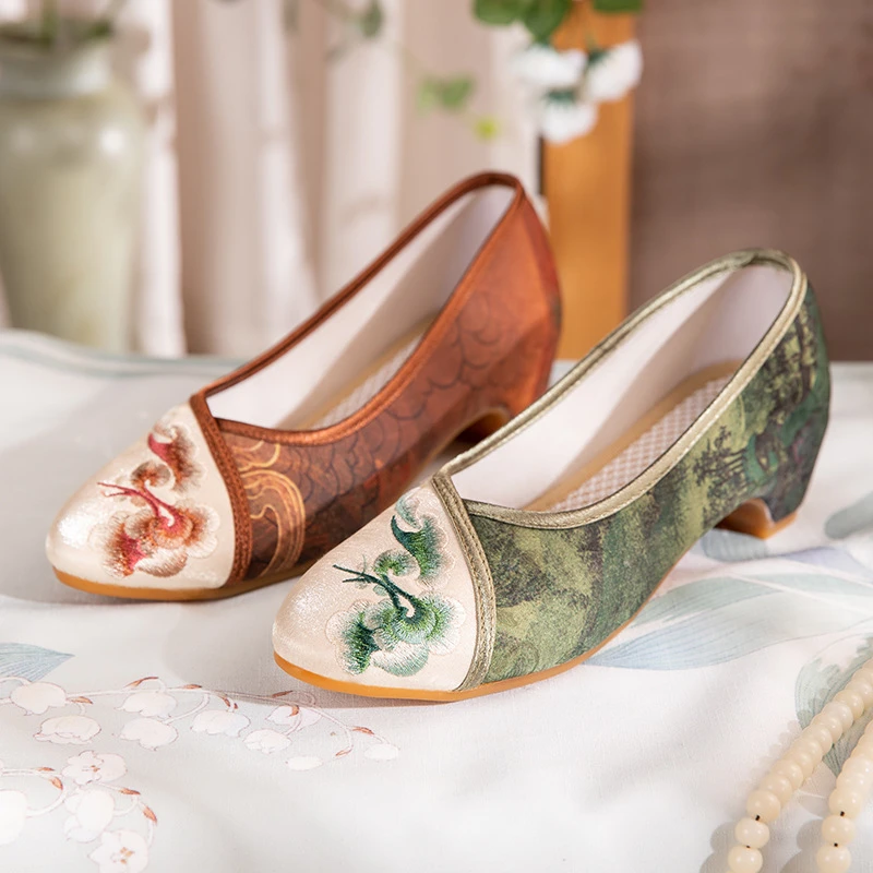 现货天荷2024春季绣花鞋刺绣中国风妈妈鞋茶艺旗袍布鞋汉服绣花鞋