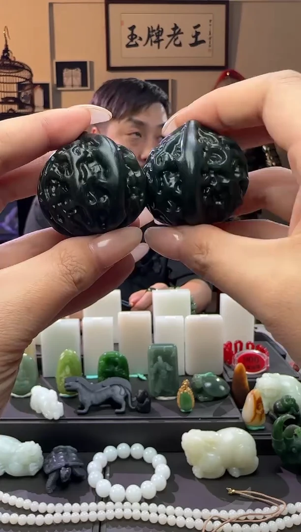 【闪购商品】和田玉青玉核桃未镶嵌一对