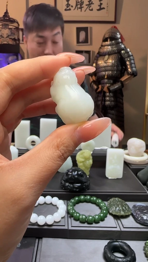 【闪购商品】和田玉白玉貔貅未镶嵌吊坠