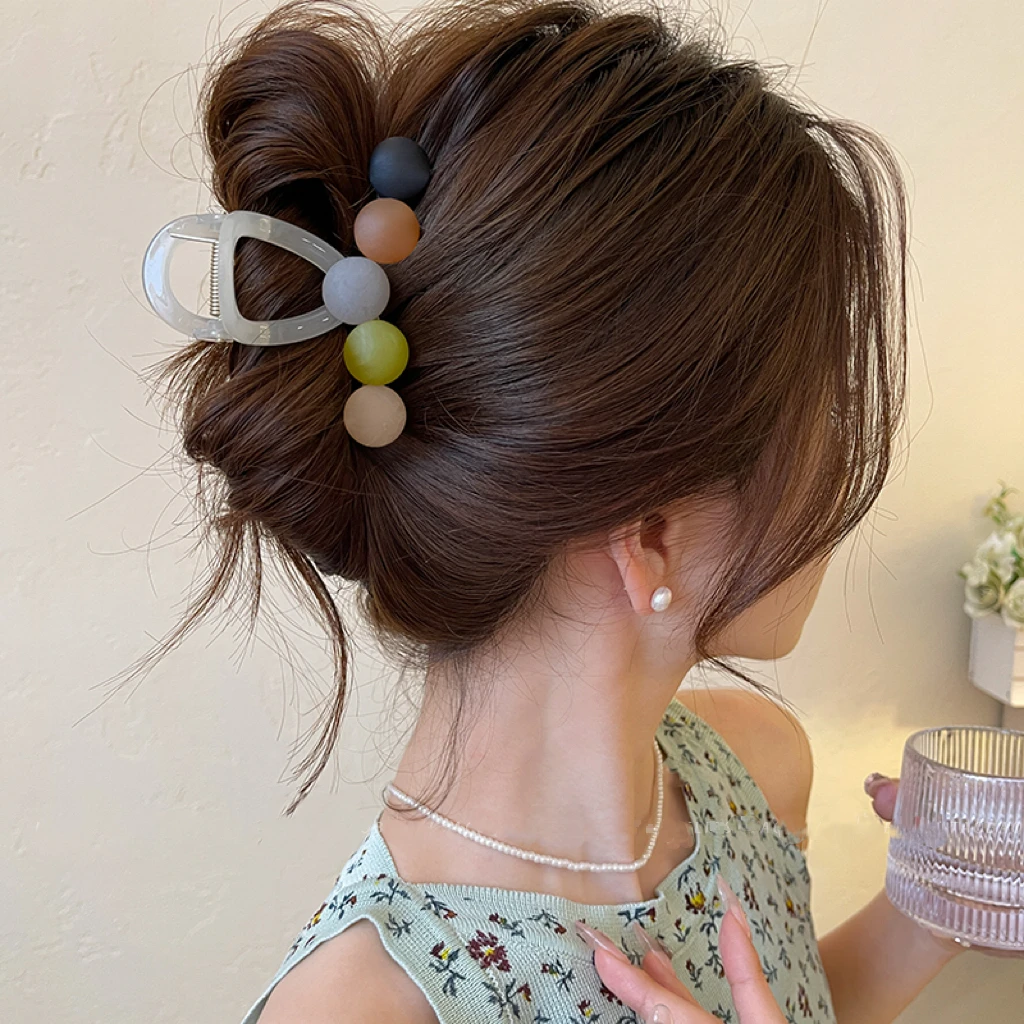 可爱中号球球抓夹女小众高级感鲨鱼夹早春发夹女后脑勺百搭头饰