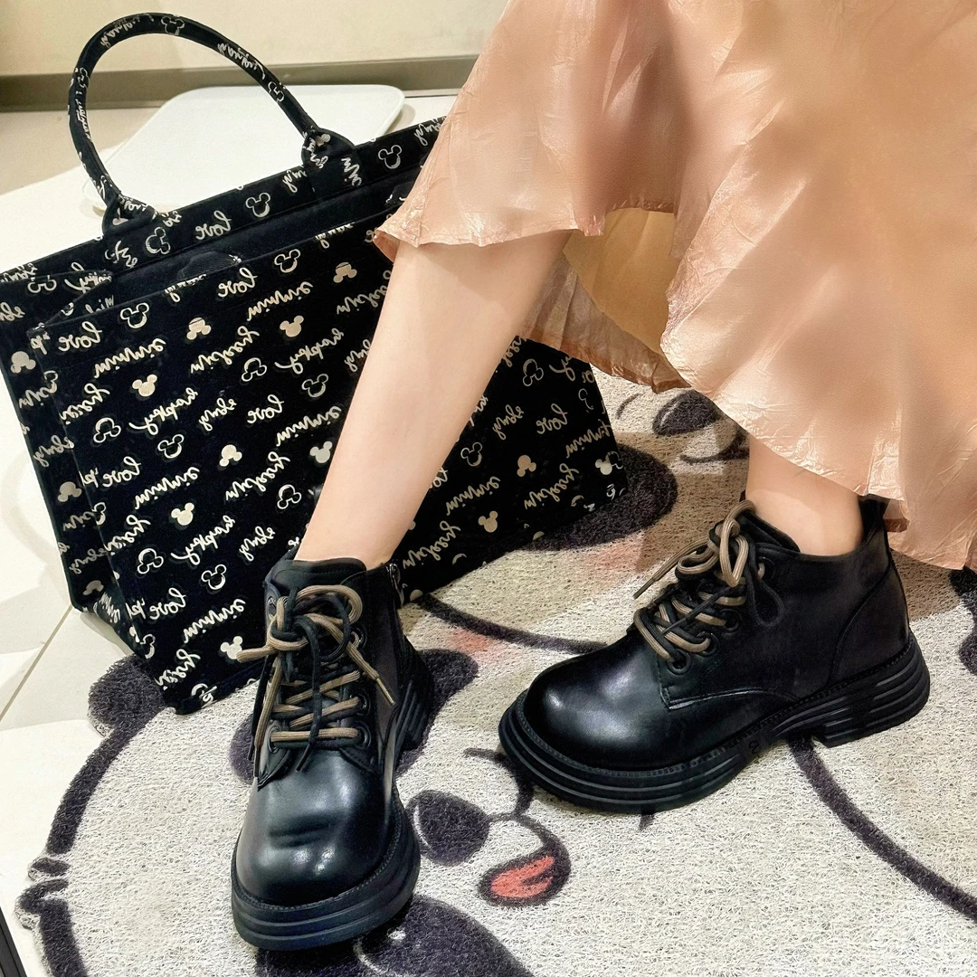 新款2024运动鞋女款马丁靴网红同款鞋百搭透气春秋款