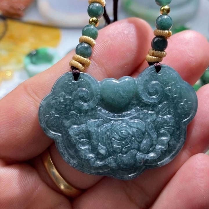 翡翠颈饰未镶嵌保真天然a货翡翠