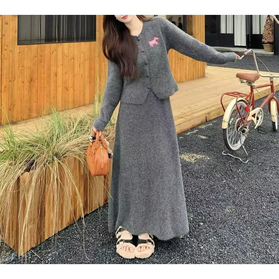 【老四推荐】大码百搭设计感秋季长袖针织开衫半身裙套装1428