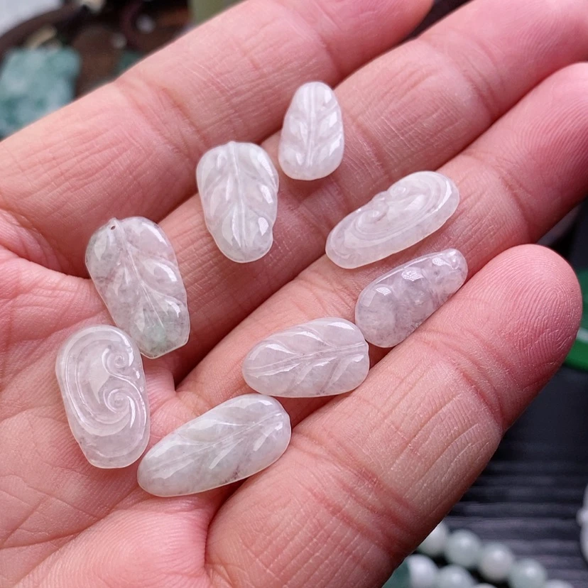 【闪购商品】翡翠颈饰未镶嵌8件