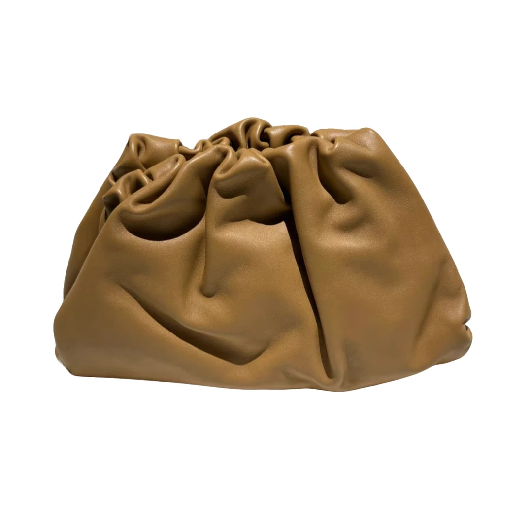 99新 BOTTEGA VENETA/葆蝶家 女士时尚云朵手拿包