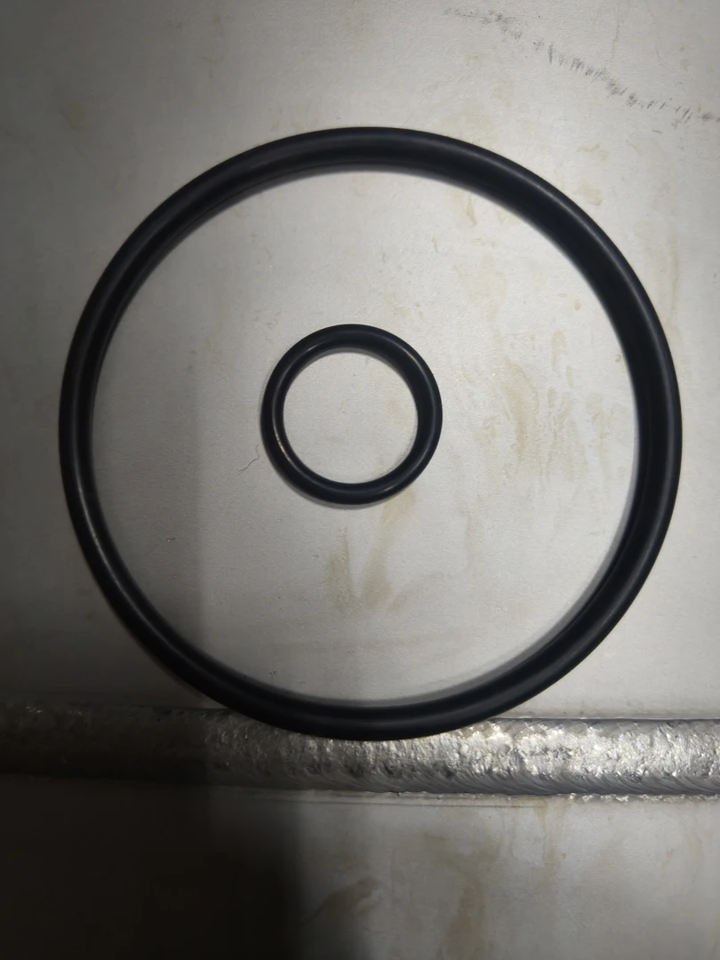 原厂气驱尿素罐胶圈+尿素加注口胶圈