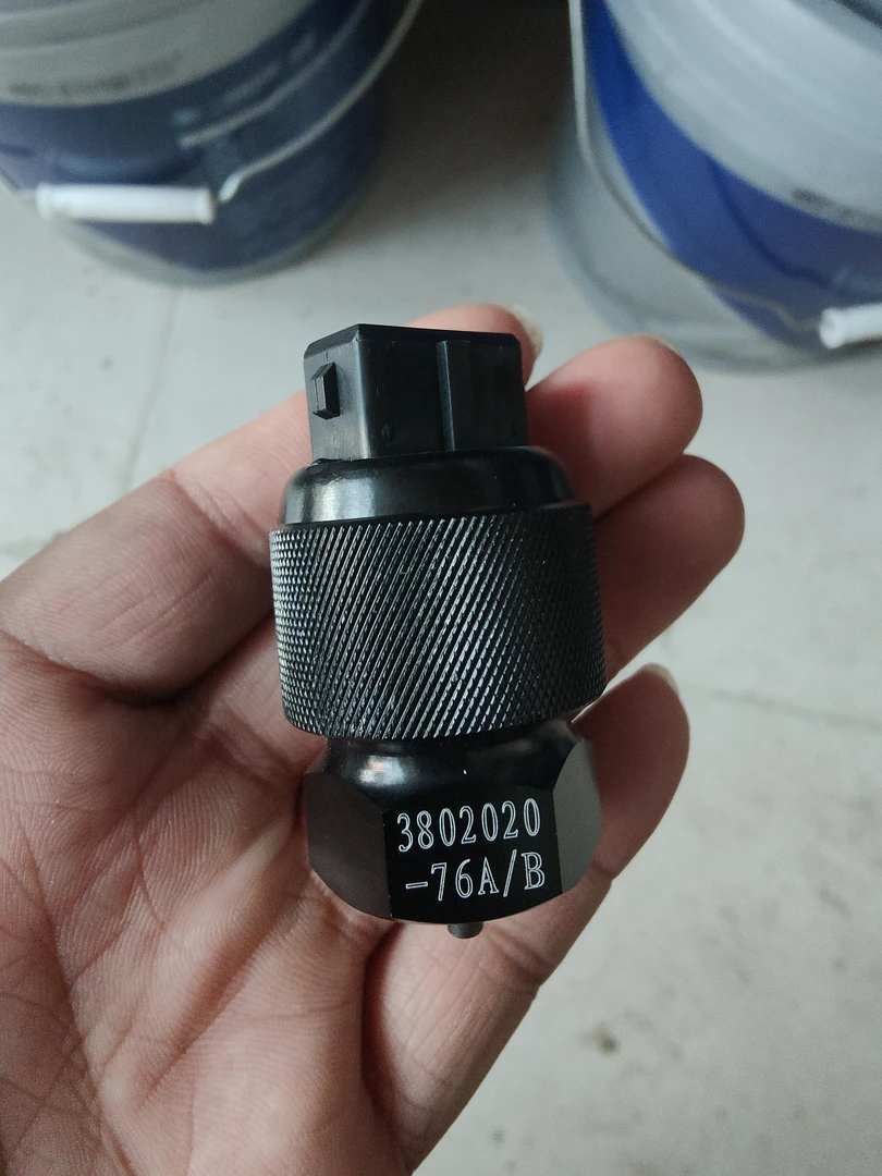 原厂J6车速传感器