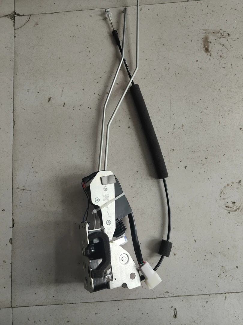 原厂J7车门锁体总成