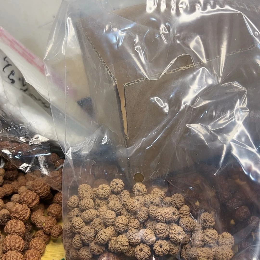 金刚菩提吊坠四**墟凹底梅花
