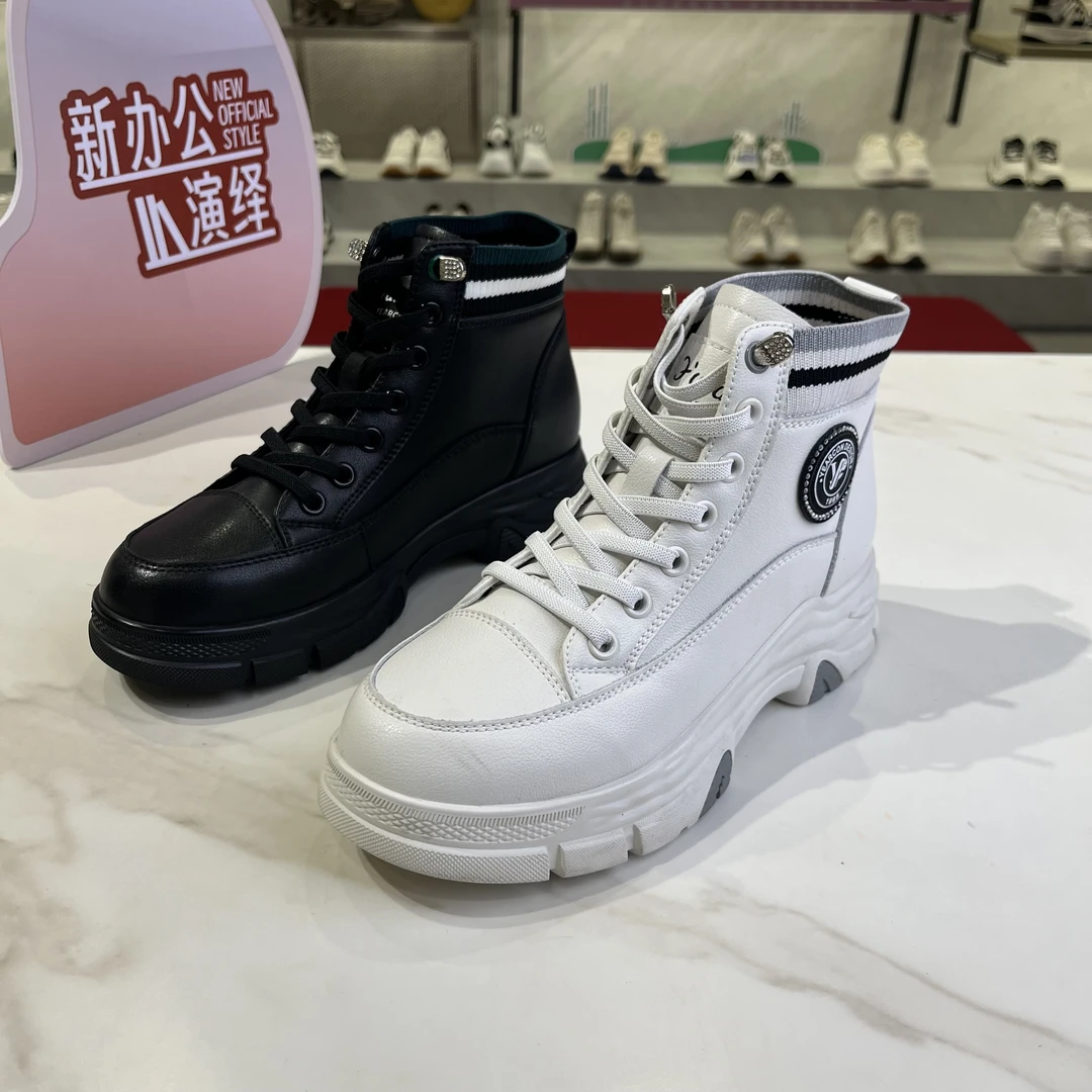 意尔康女鞋真皮马丁靴女冬季时尚休闲户外靴加绒保暖女棉靴223183