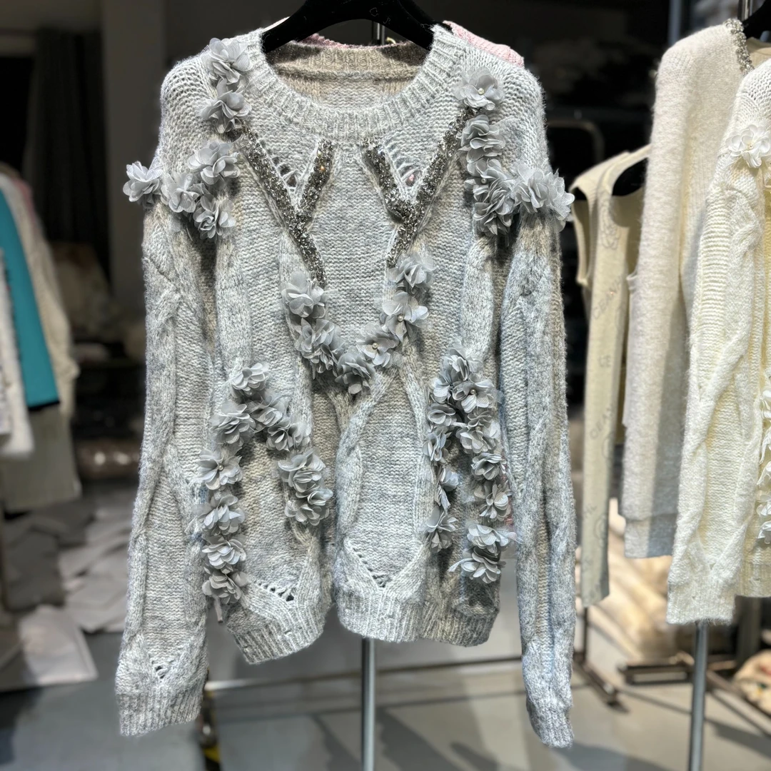 <猪猪出品>红人上新网红时尚白灰色镶砖花朵秋冬针织套头衫291